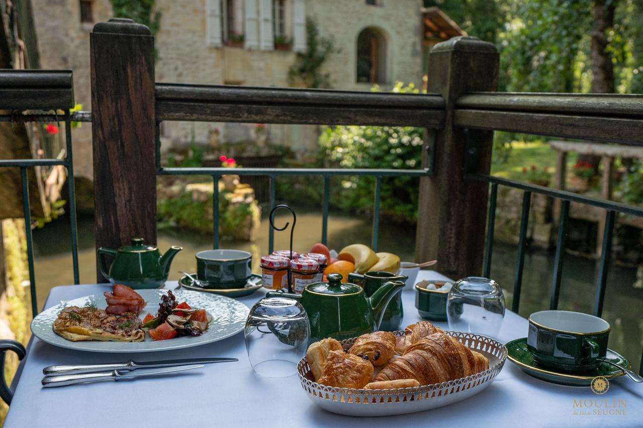 Moulin Du Val De Seugne Hotel Mosnac  Bagian luar foto